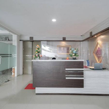 Urbanview Hotel Bari Syariah Palembang Bagian luar foto
