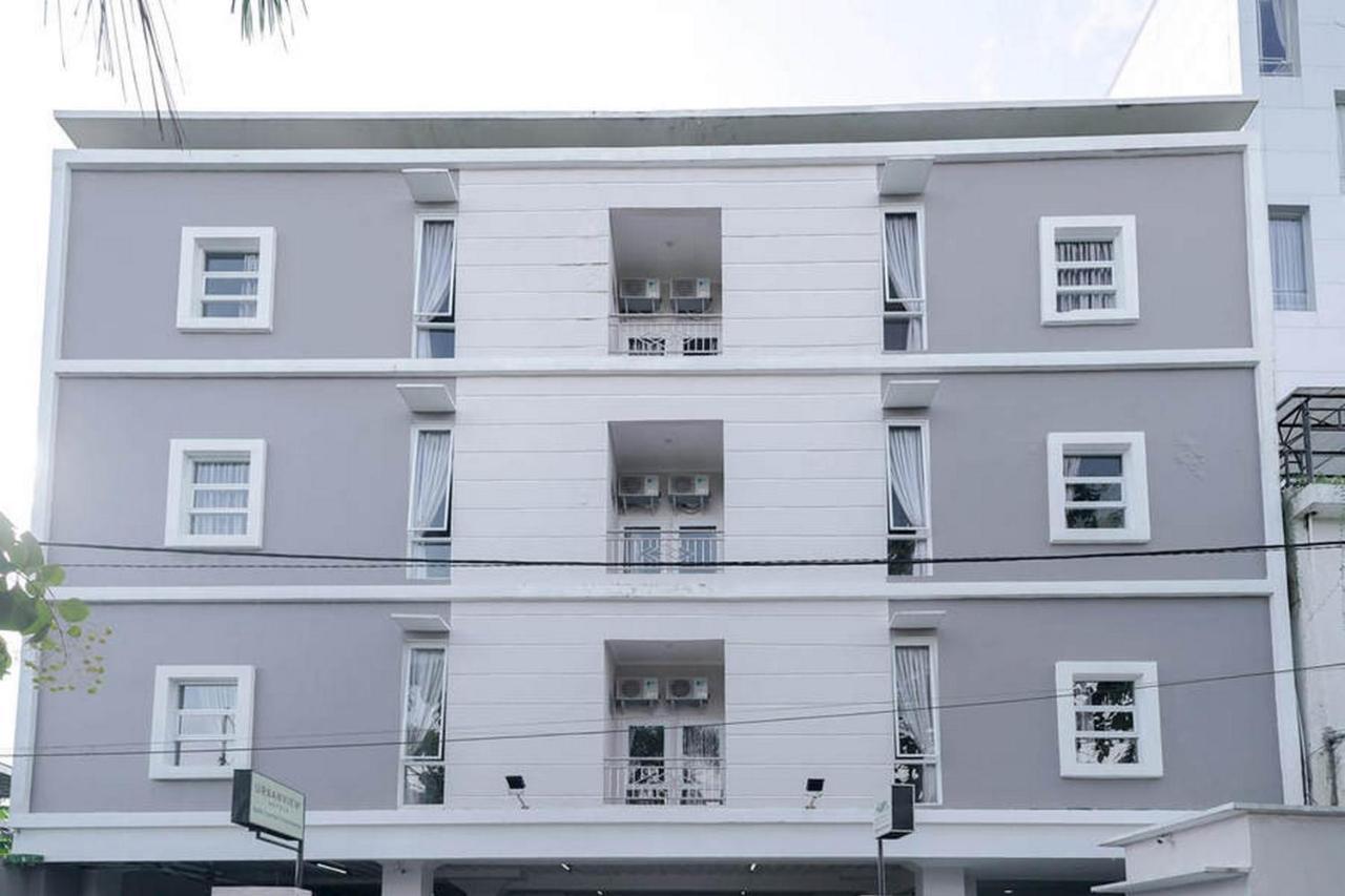 Urbanview Hotel Bari Syariah Palembang Bagian luar foto
